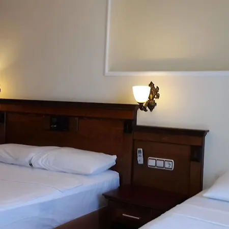 Adaburnu Golmar 酒店 4*